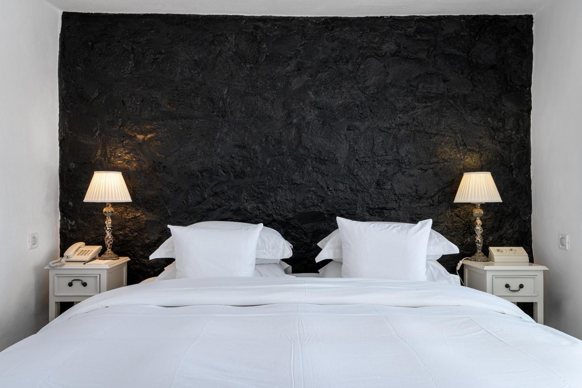 Iconic Santorini, A Boutique Cave Hotel By Sandglass Imerovigli  Phòng bức ảnh